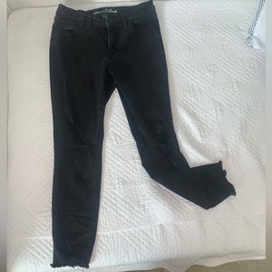 Universal Thread Ripped Black Skinny Jeans size 8/29S